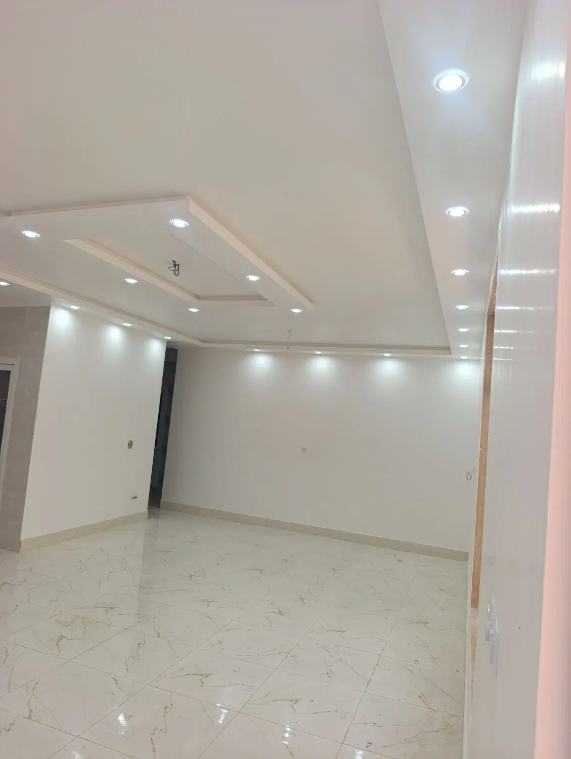 خونه ویلای دوطبقه مال خلیفه  تک برگ