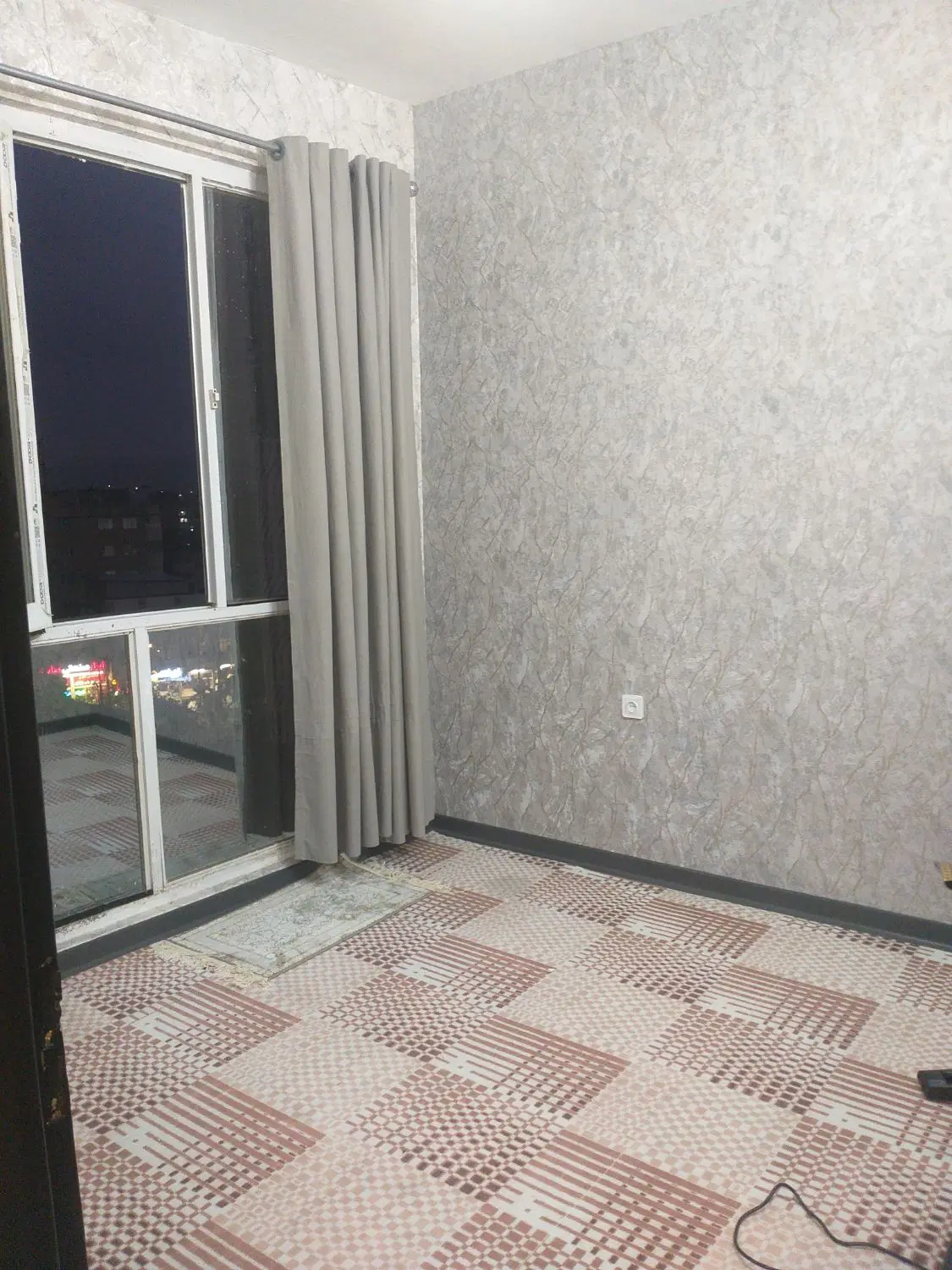 ۱۰۰ متر عروسک