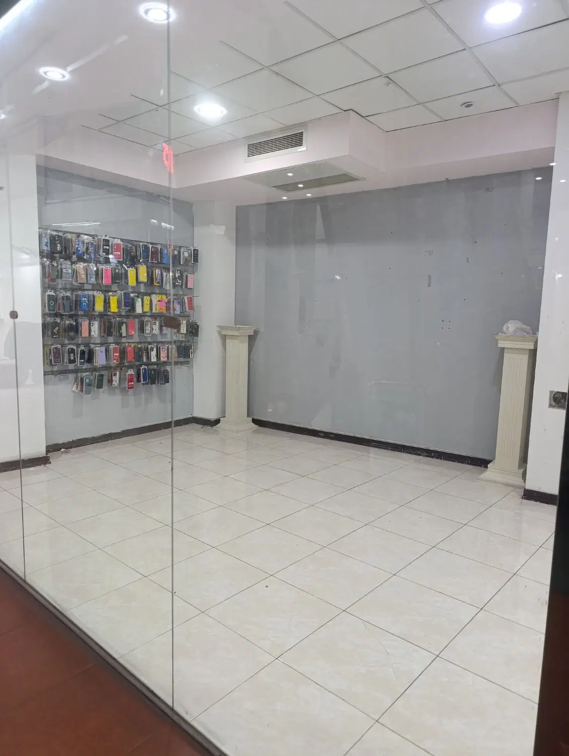 اجاره میز تعمیرات قسمتی مغازه پاساژ ثنا حراج قاب
