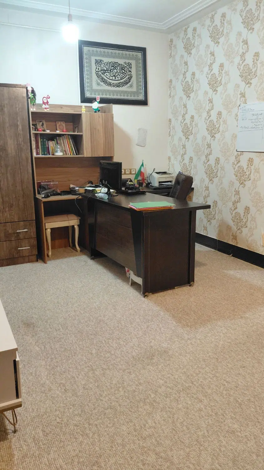 رهن کامل طبقه ۱ مستقل ۲۰۰ متر حیاط دارگلستان