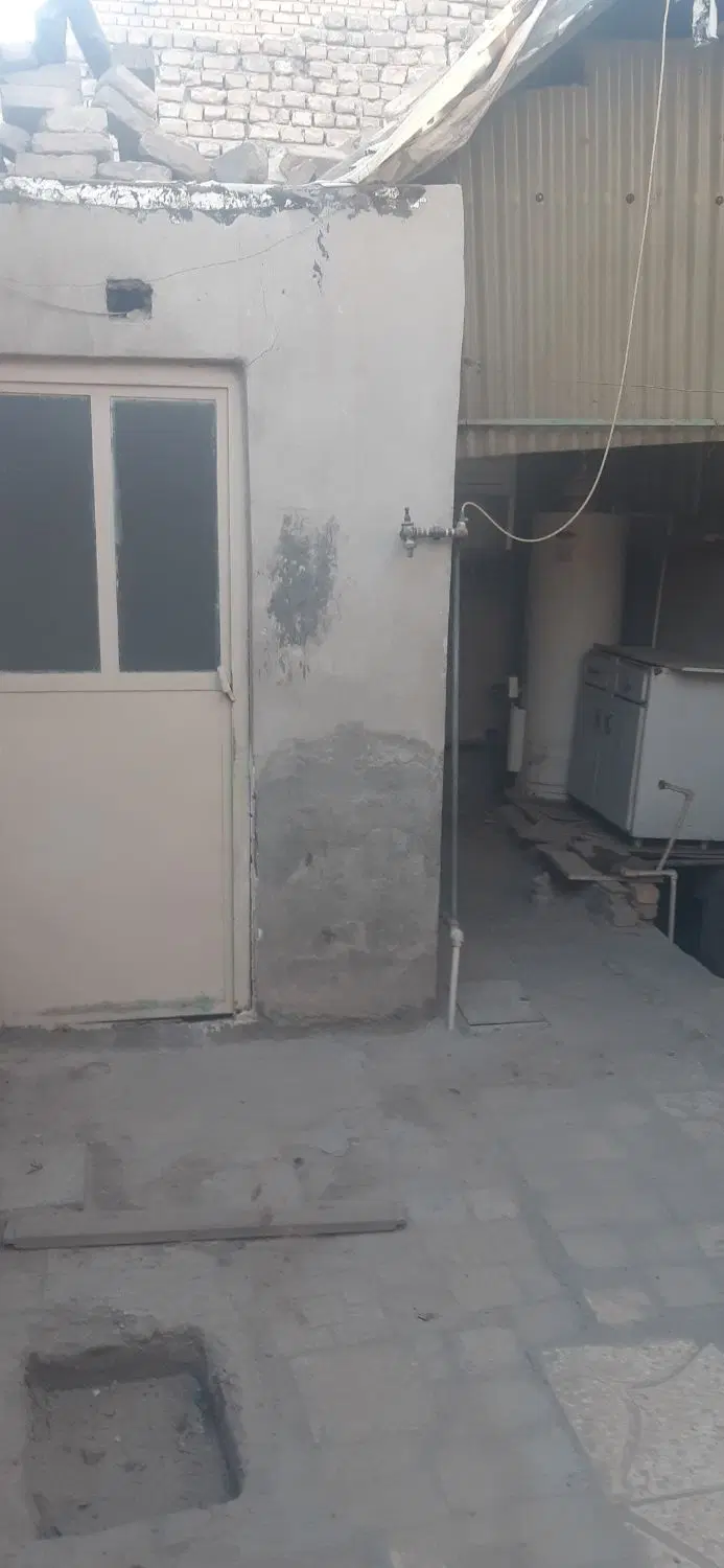 خانه ۱۰۰ متری