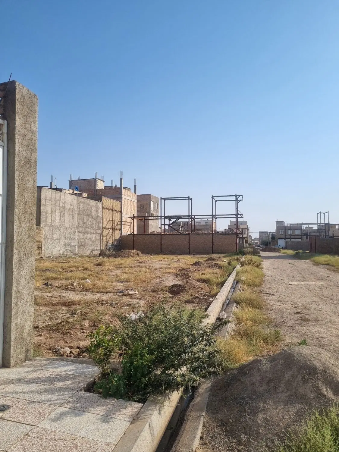 زمین ۱۶۵ متر ابتدای ولایت ۱۹
