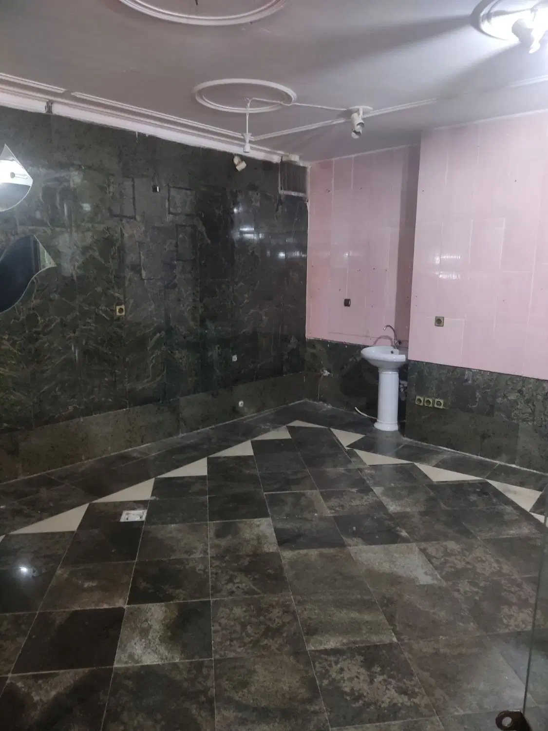 رهن اجاره مغازه بر خیابان ابن سینا
