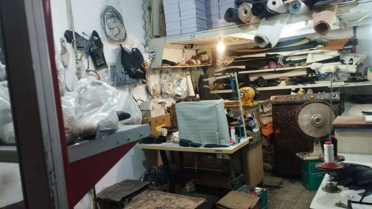 مغازه درپاساژامام خمینی