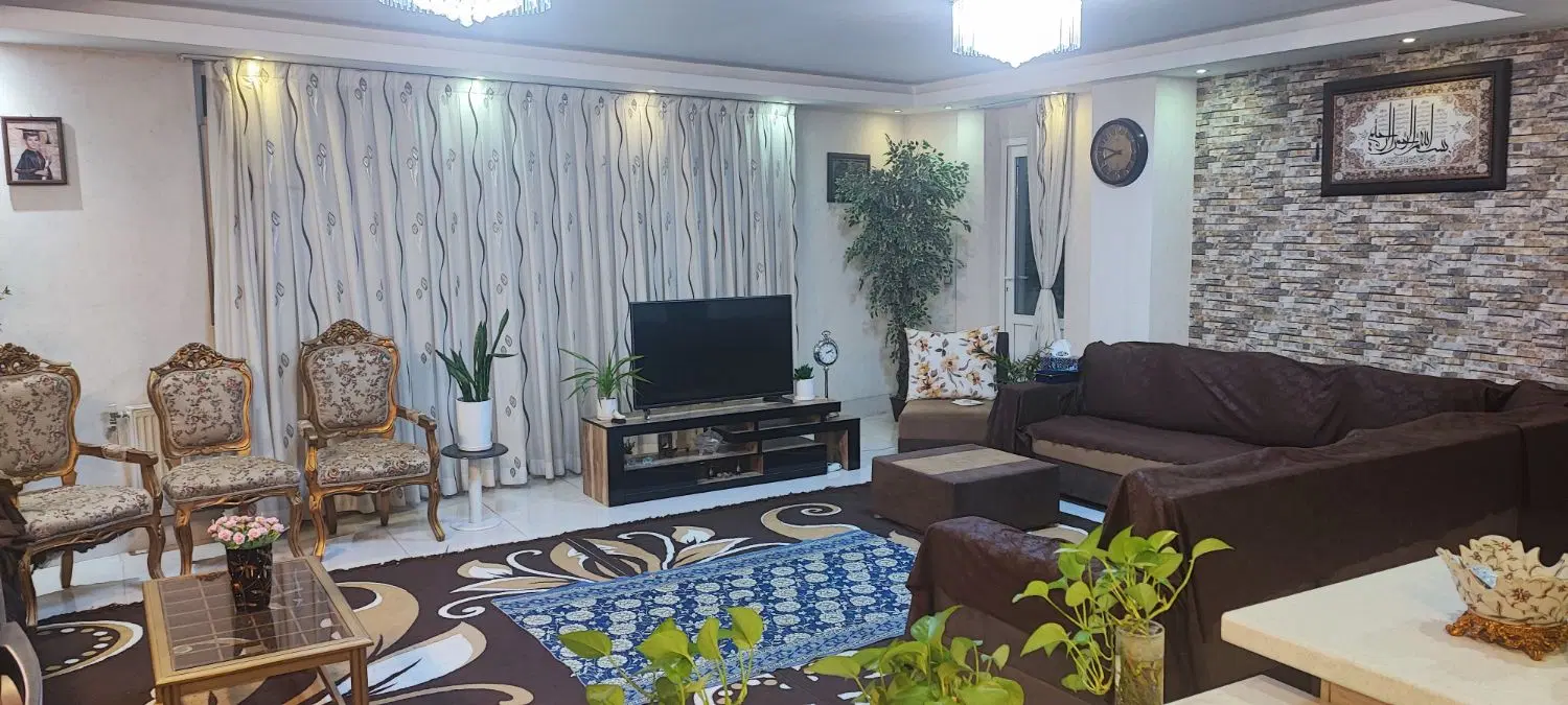 معاوضه دو آپارتمان با منزل ویلایی دو طبقه
