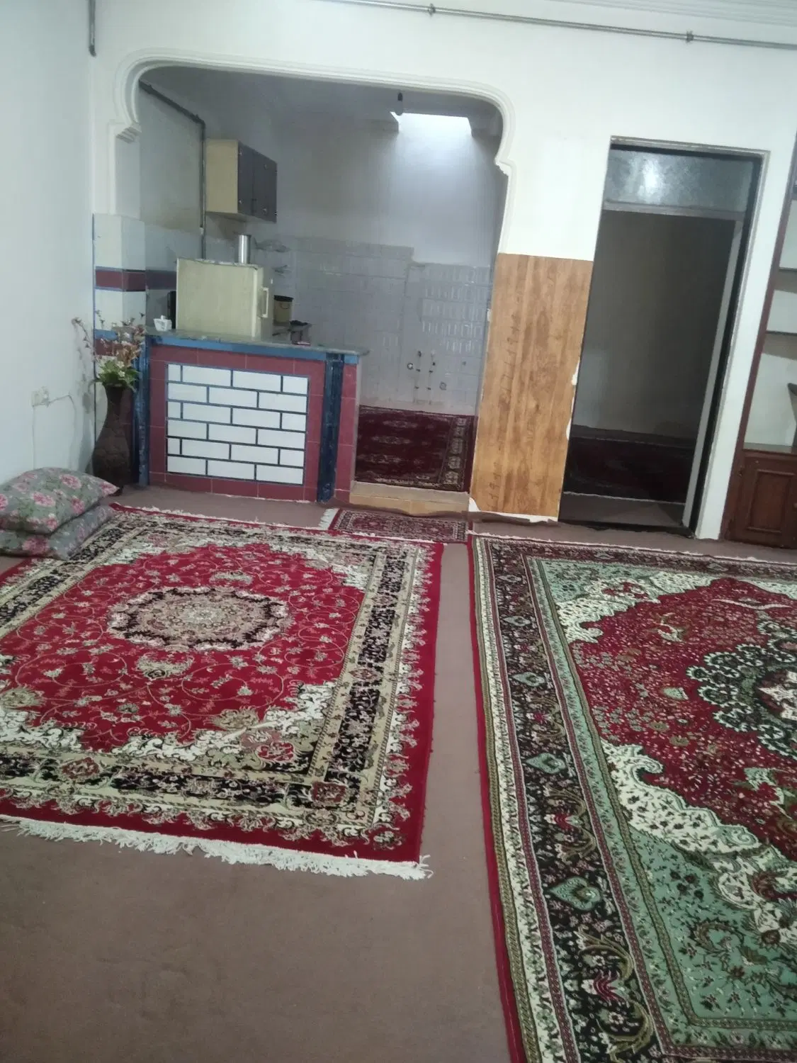 حیاط طبقه اول