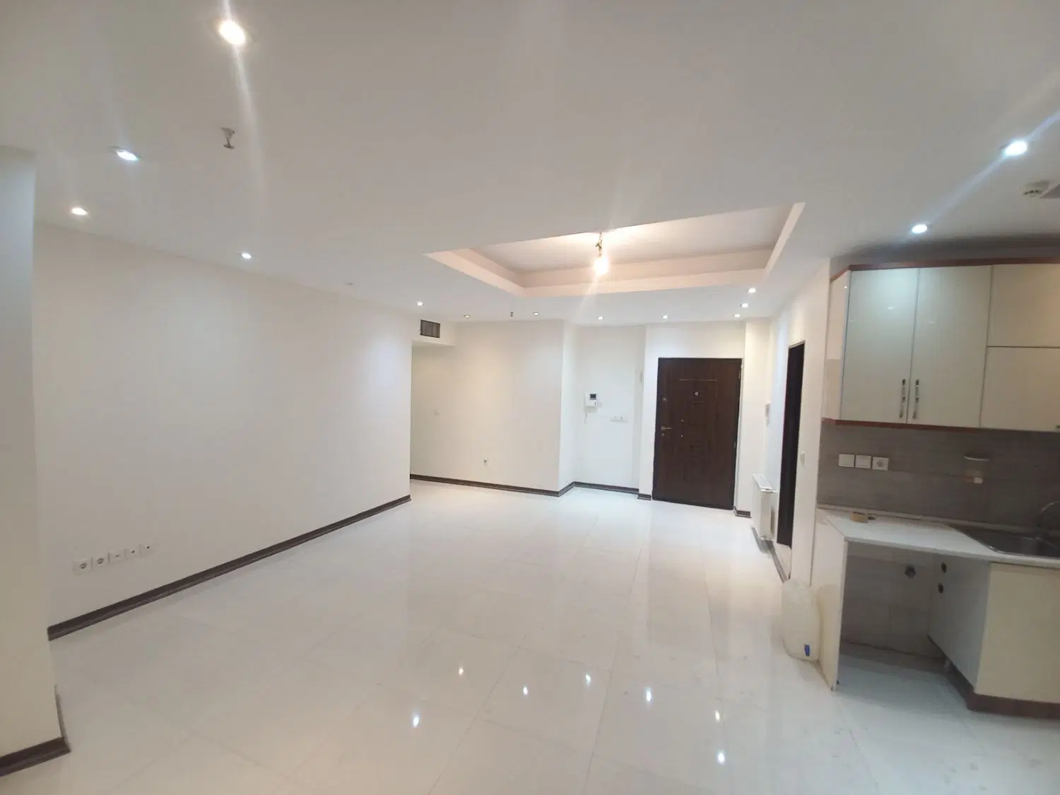 ۸۲متر دوخواب فول امکانات رهن کامل