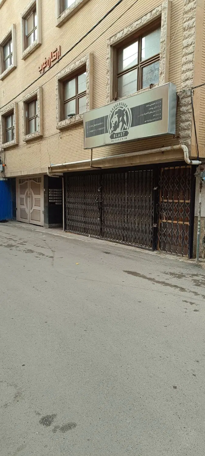 اجاره مغازه ۴۸ متری_ روبروی پارک_ چهارراه سنگر