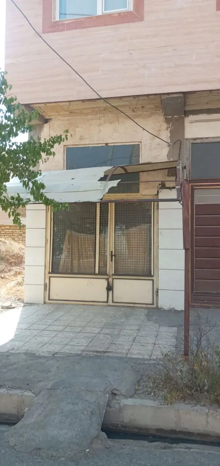 مغازه درشهرارادرخیابان اصلی نسیم