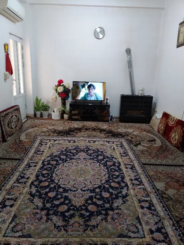 خانه ویلایی. ۲۰۰مترزمین ۵۰ متربنا