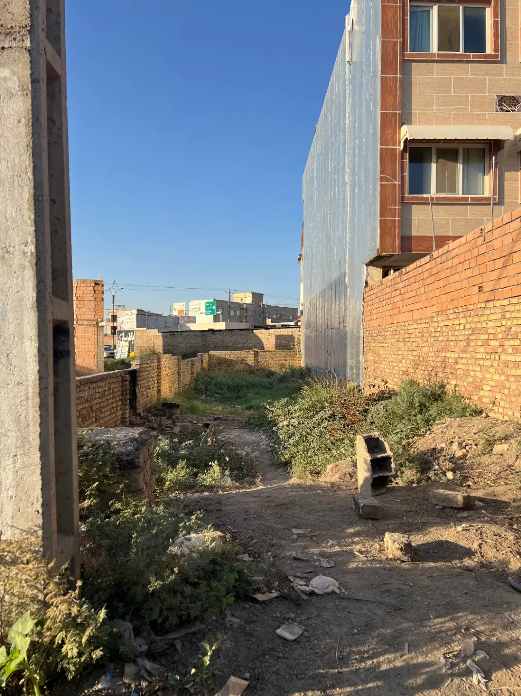 زمین میدان بسیج