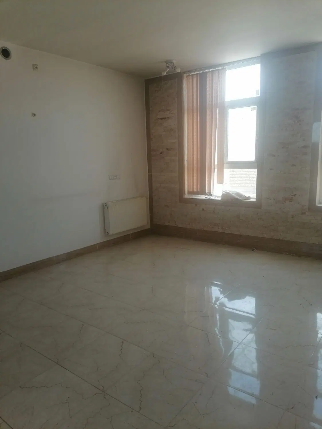 اجاره منزل 2خواب طبقه دوم خیابان آبشار