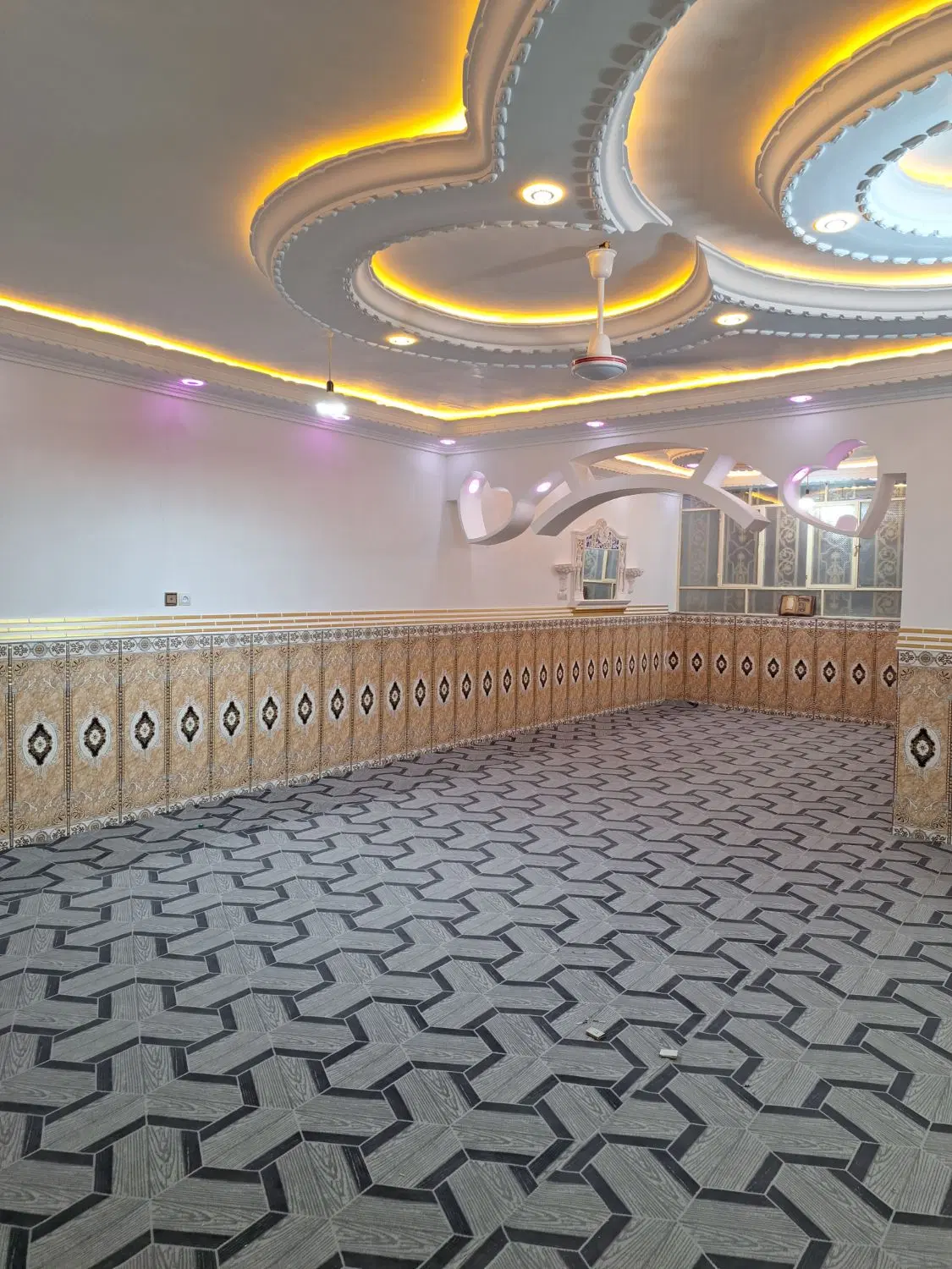 خانه ویلایی دوطبقه نما جنوبی