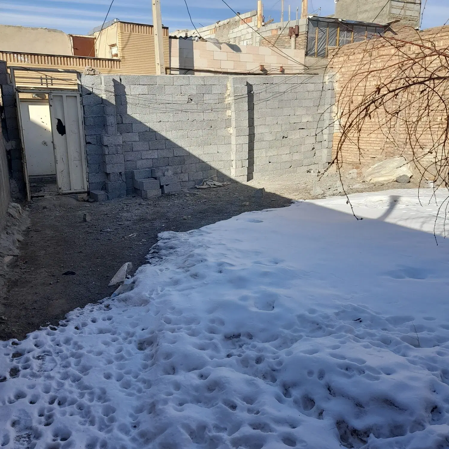 ۱۰۰ متر زمین در قزلجه میدان