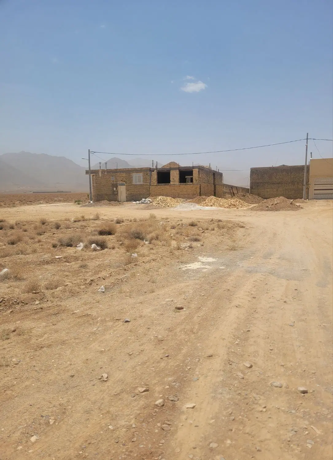زمین ۲۰۰ متری روستای تقی اباد