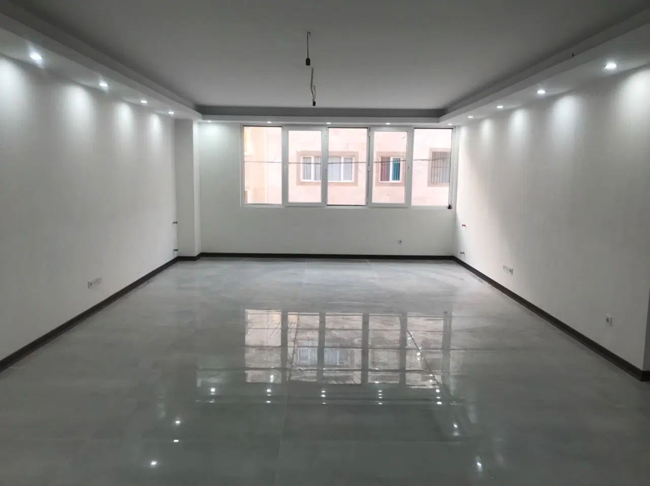 واحد 130متری سند دار