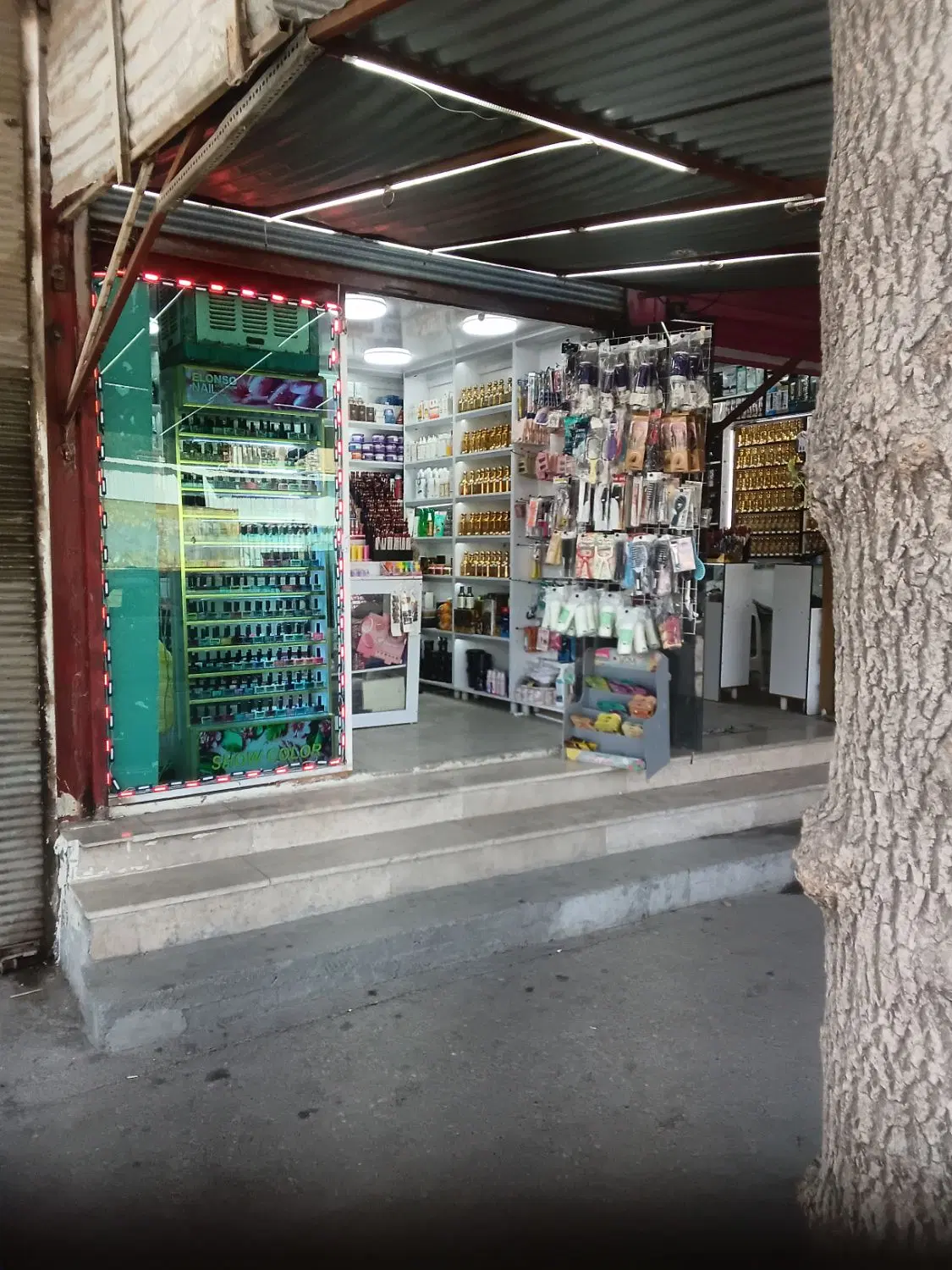 واگذاری مغازه آرایشی بهداشتی با وسایل