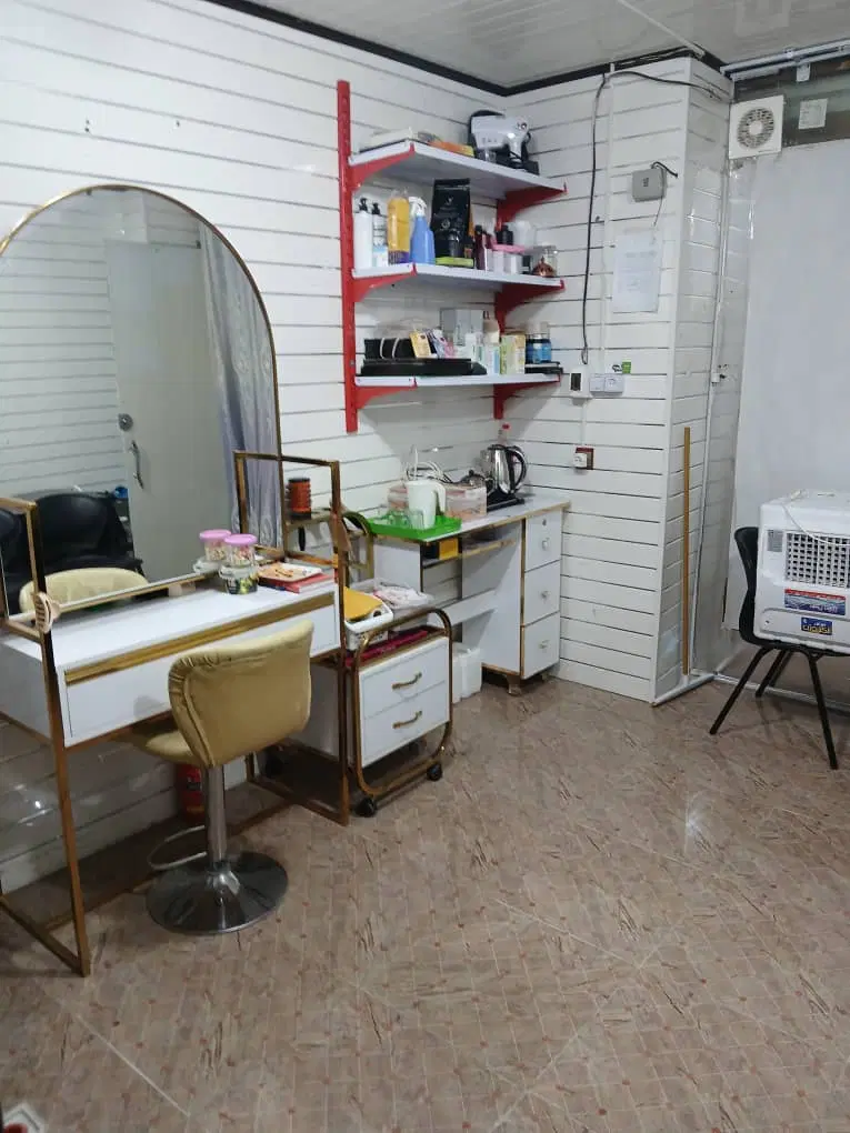 مغازه تجاری