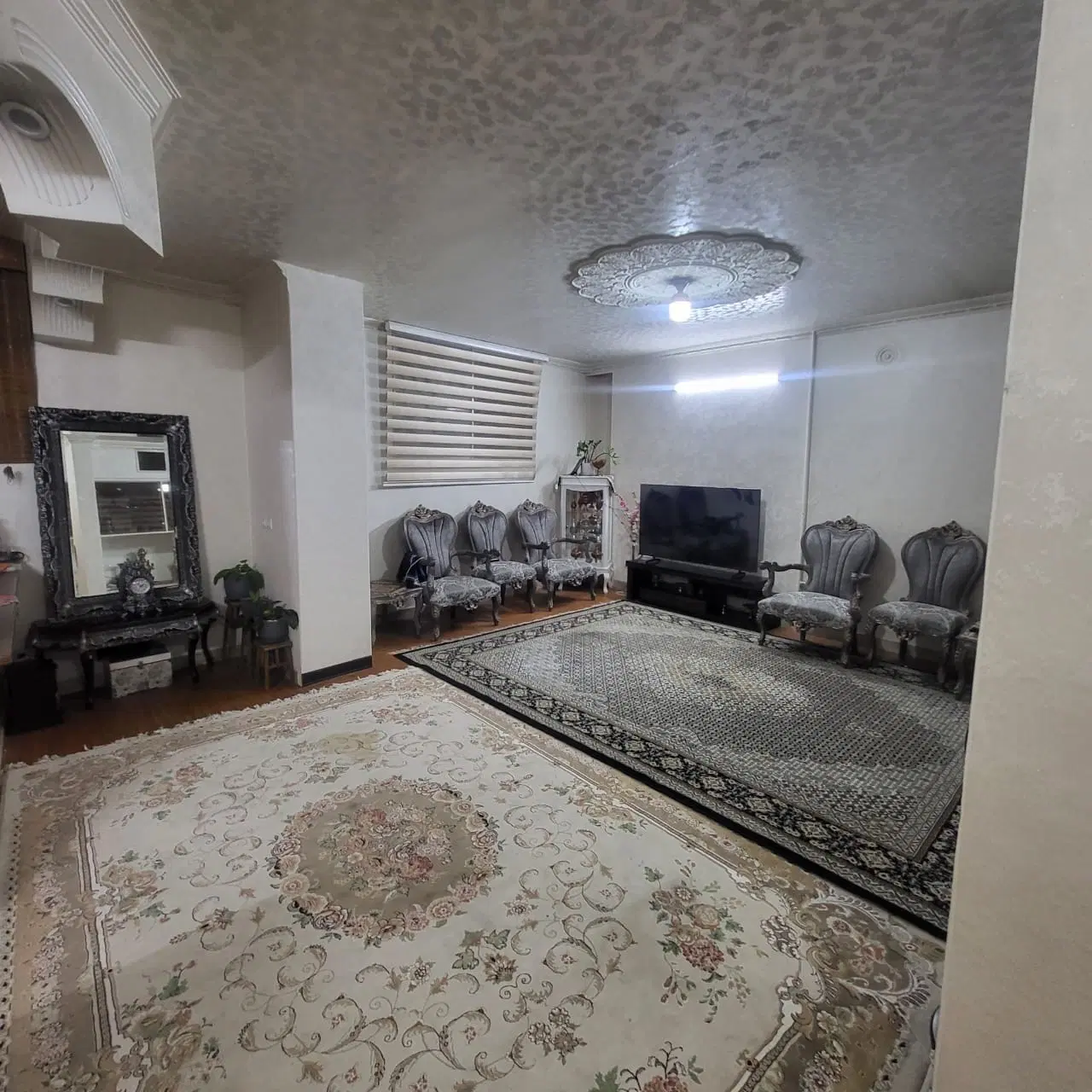 اجاره دوطبقه آپارتمان دربست 200متر_2خواب_خ صغیر