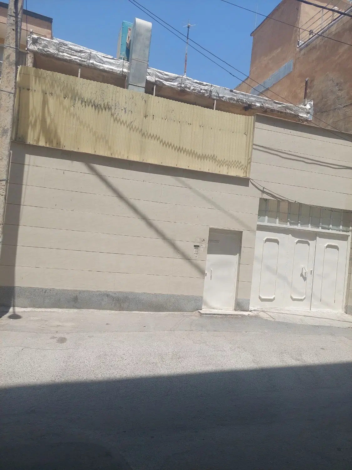 ملک ۱۰۵ متری موقعیت عالی و مناسب ساخت