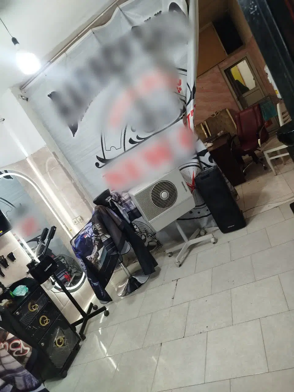 مغازه رهن کامل، مرتضی گرد