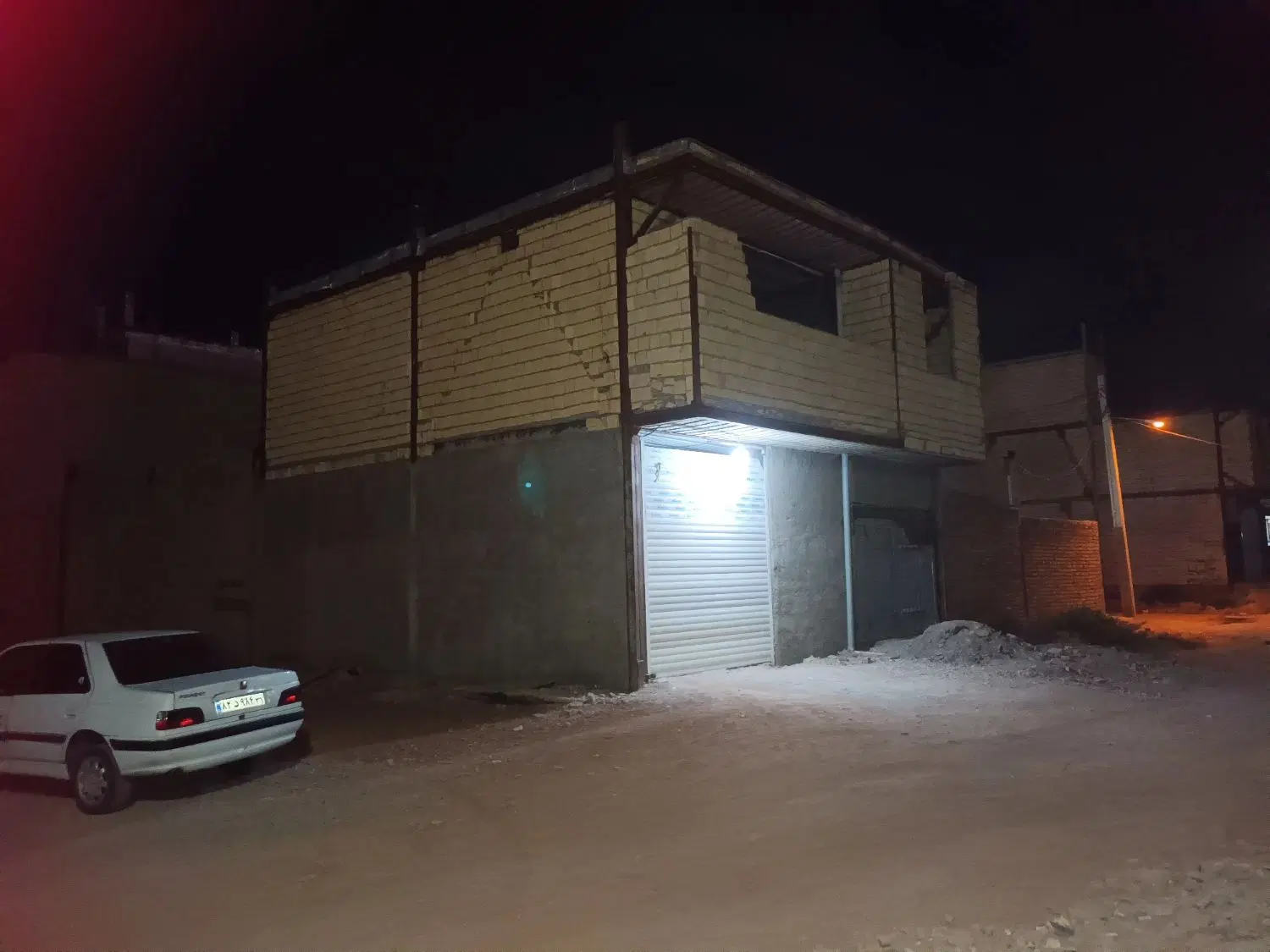 خانه مسکونی دوطبقه