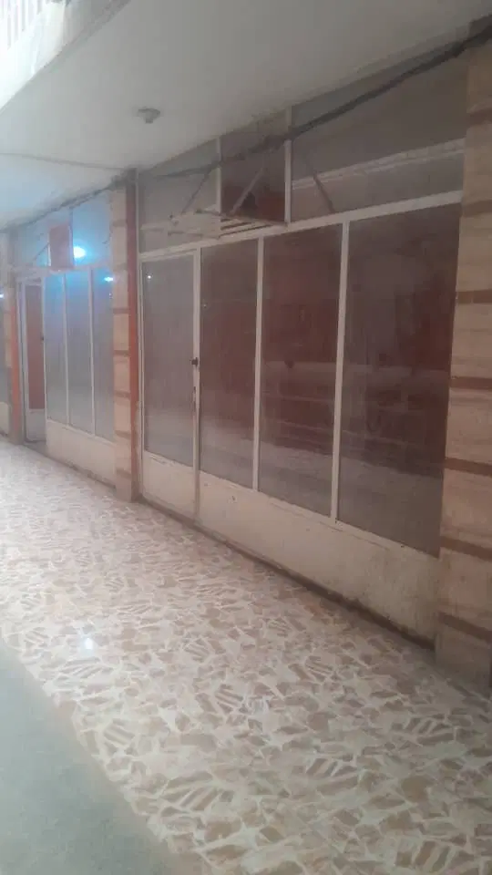 دو باب مغازه تجاری
