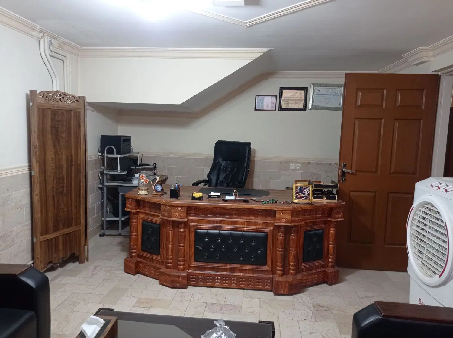 واحد تجاری اداری