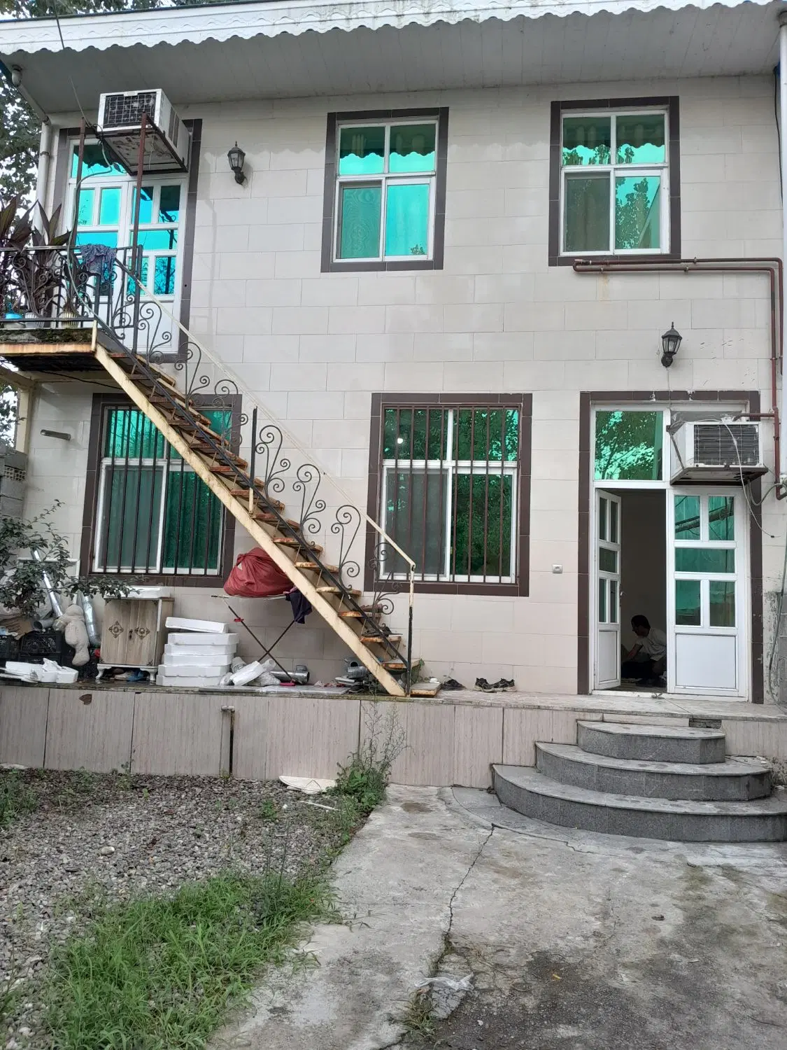 خانه دو طبقه در سراوان