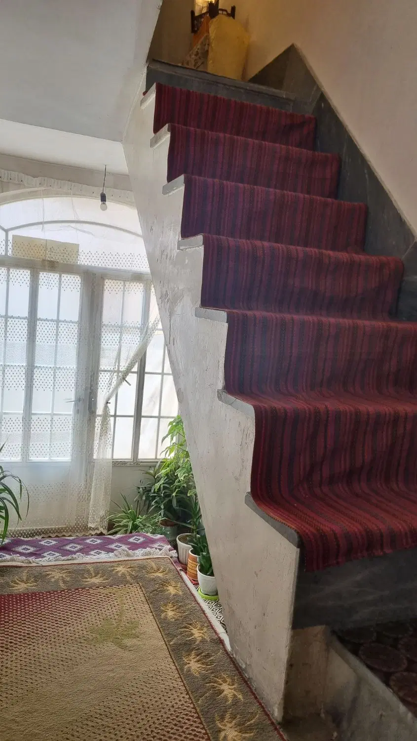 اجاره منزل دو طبقه دربست حیاط دار