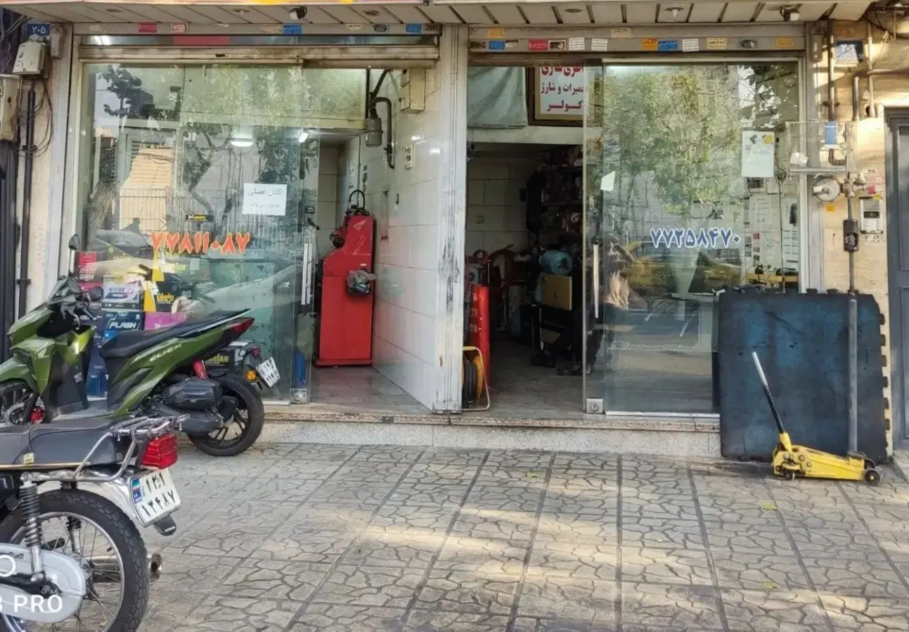 ۲دهنه مغازه ۱۵ متری بر اصلی با بالکن