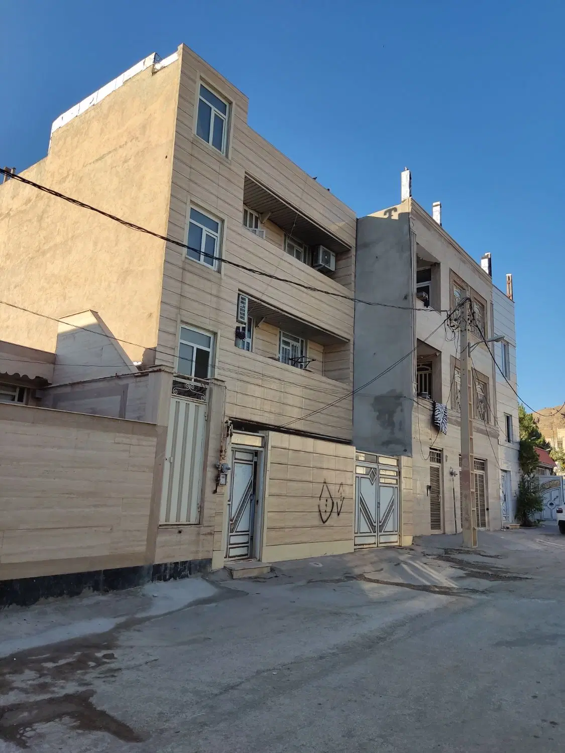 فروش ساختمان دو طبقه روی پیلوت شناژ