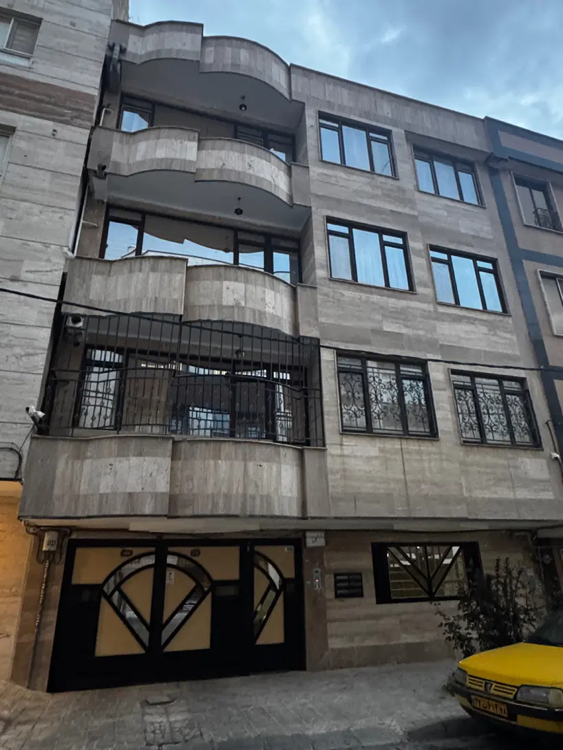 فروش آپارتمان ۹۳ متری دارای ۳ پارکینگ
