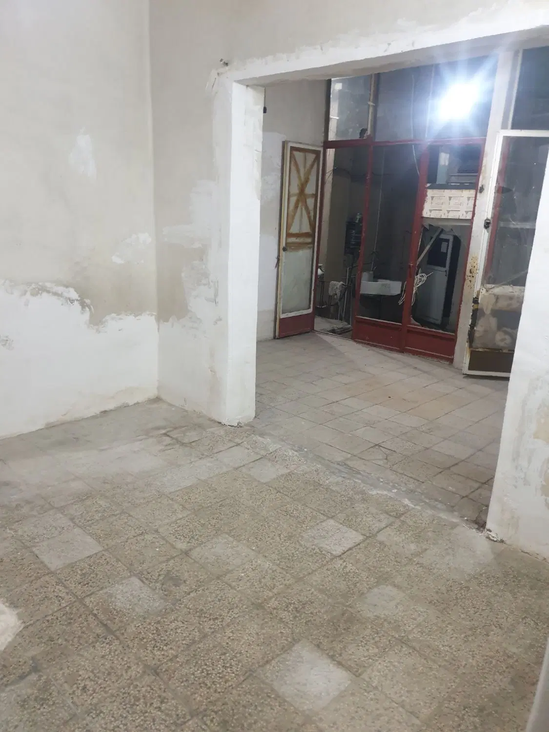 انباری ۲۳۰ متری برای رهن