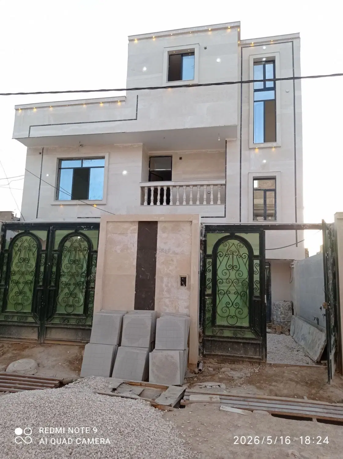 کرونی منزل طبقه همکف نزدیک خیابان اصلی