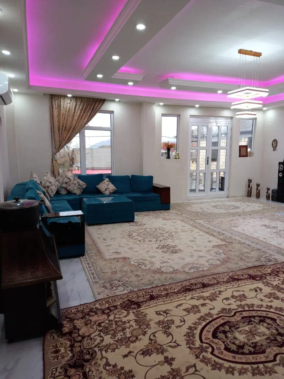 یک باب خانه ویلایی ۱۲۰متر سه خواب .کاملا تمیز