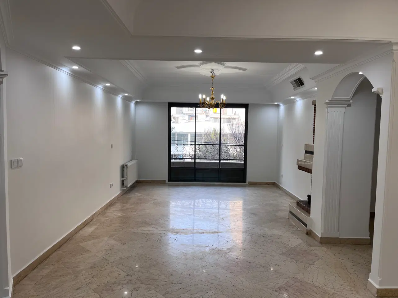 اپارتمان ۱۴۰ متری سه خواب در گاندی۱۹