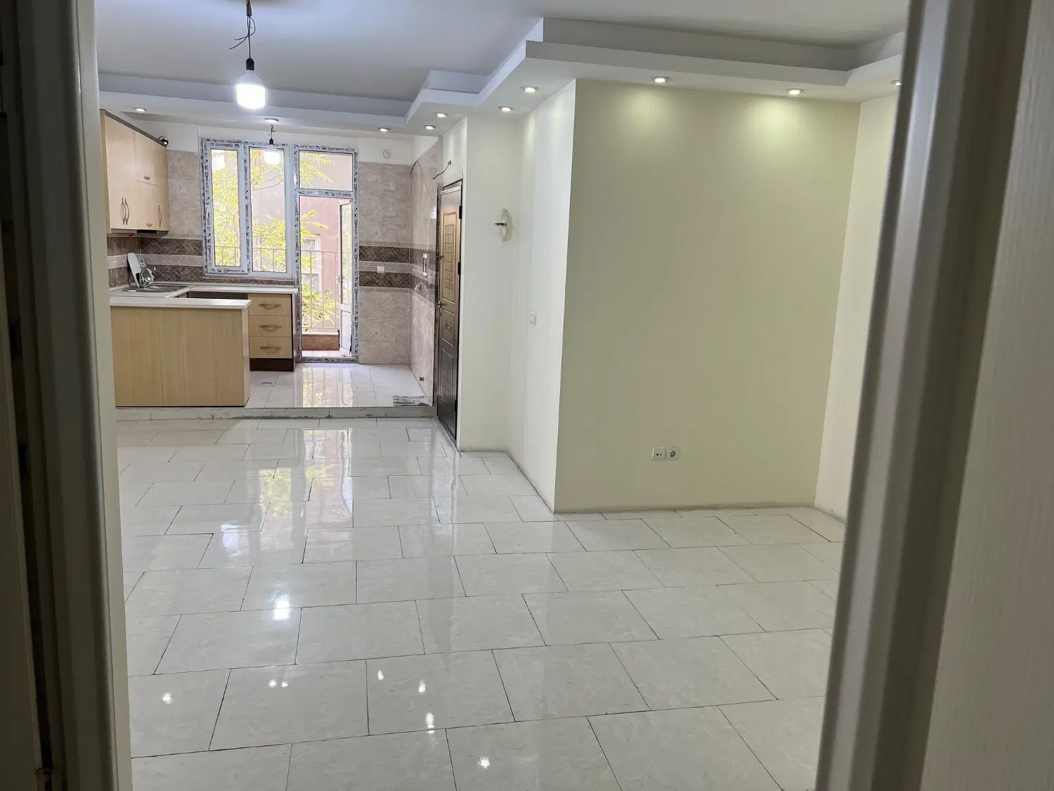 فروش آپارتمان 70 متری _ بهترین لوکیشن_ فول امکانات