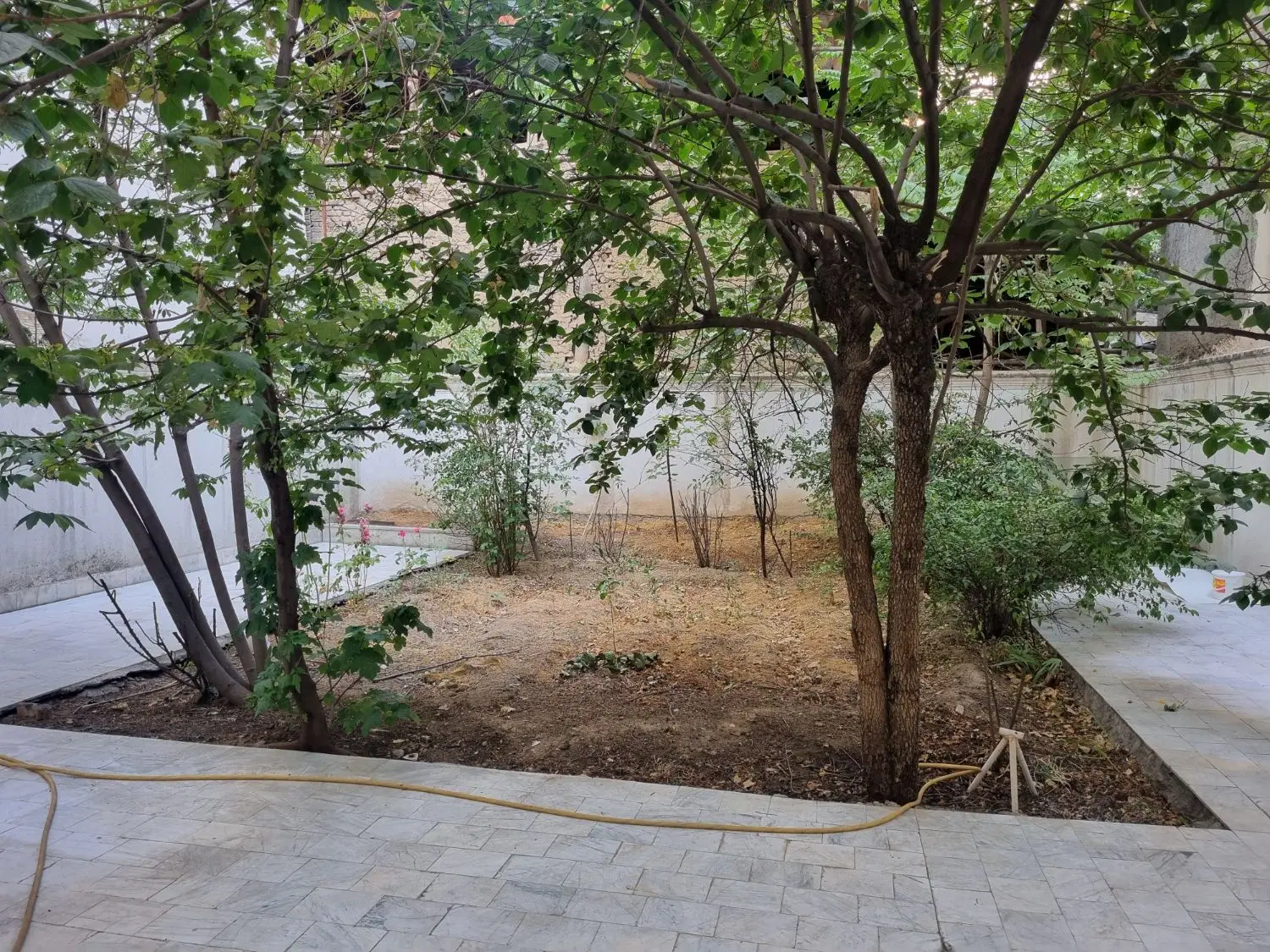 ۳ خواب حیاط دار مستقل