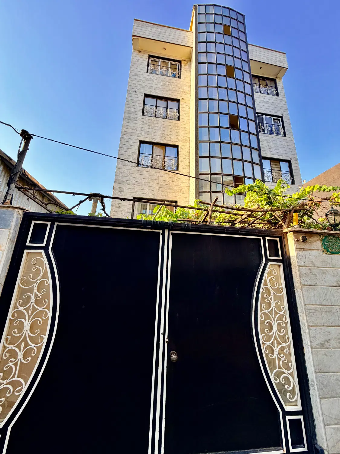 ۶۵ متر سنددار دوخواب_زیر قیمت فردیس_تاپ لوکیشن