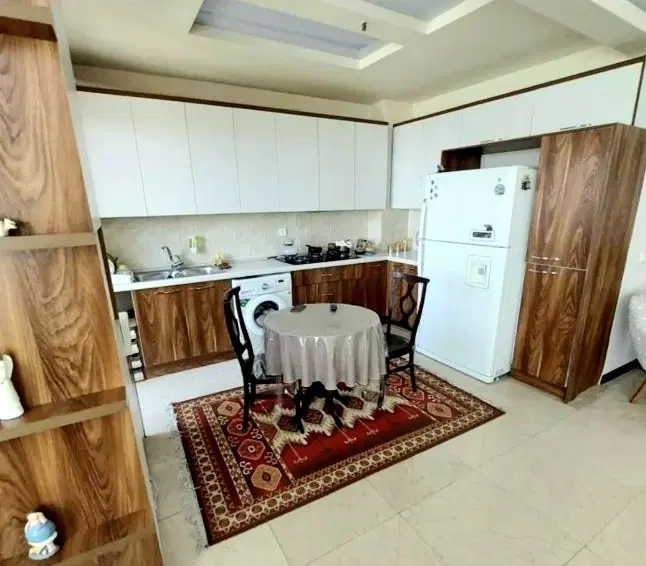 نیازمند هم خونه آقا موجه(هم خانه)خانه دارم