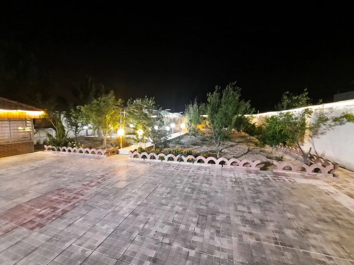 باغ ۷۰۰ متری محدوده ارم پشت