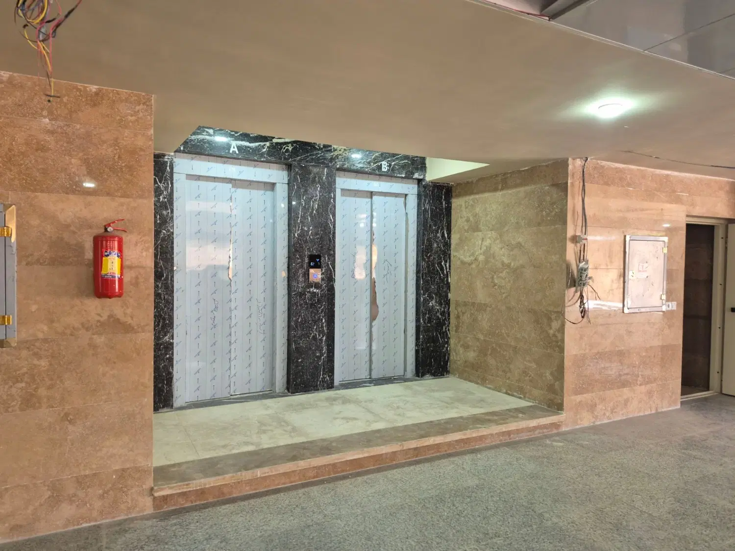 آپارتمان نوساز خام گلشهرجنوبی