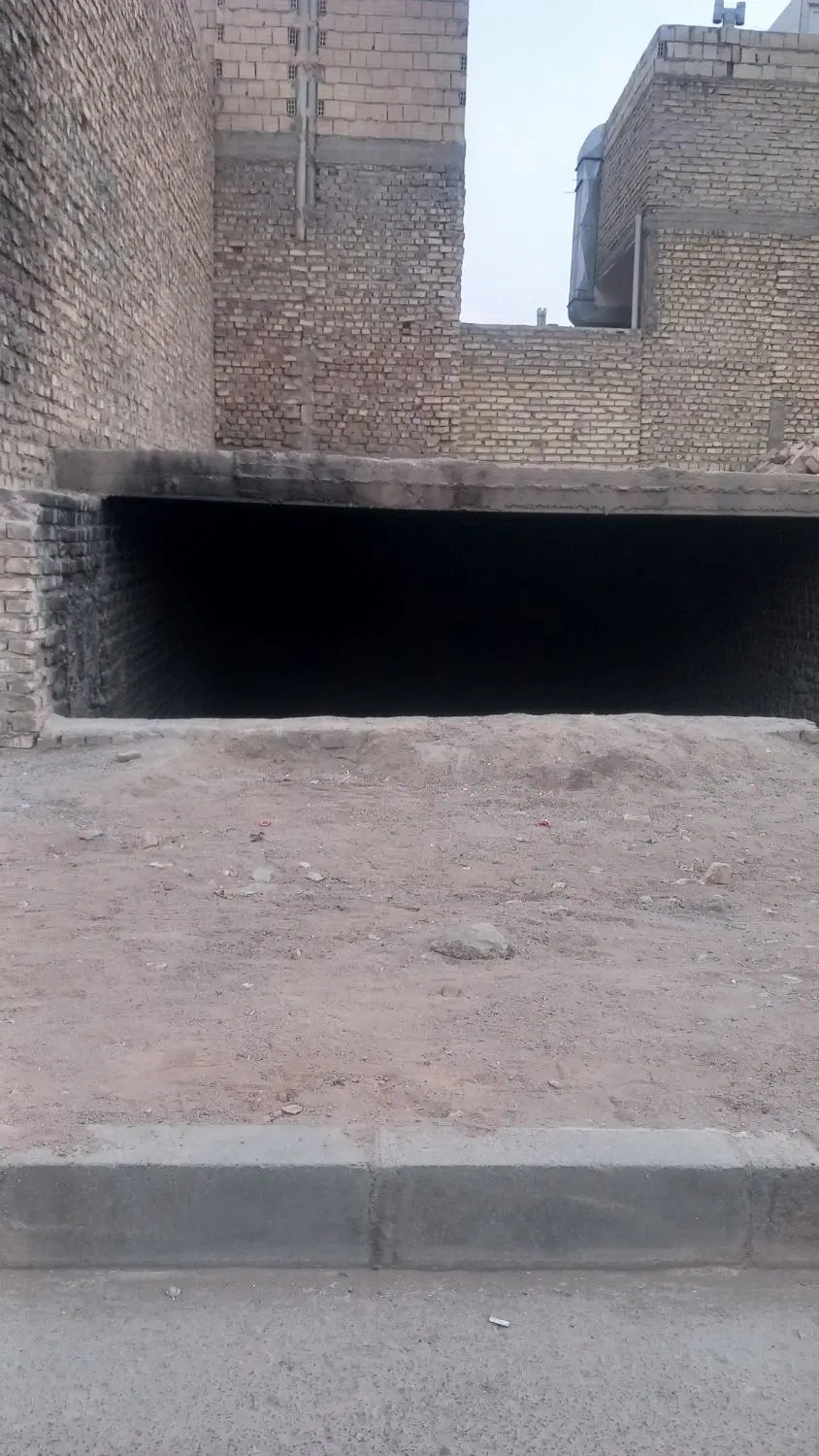 زمین فروشی نیم ساخته
