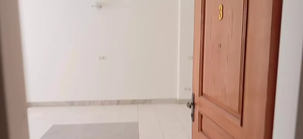 آپارتمان100متری2خوابه2کله نور طبقه اول خ فرهنگیان