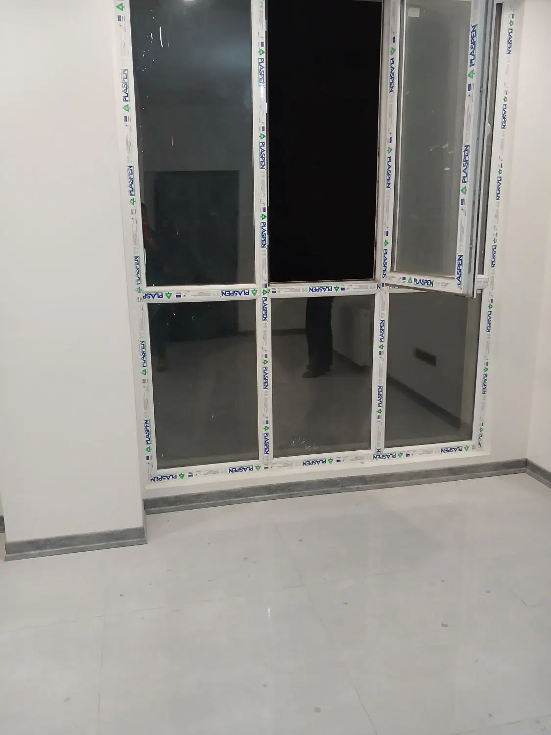 آپارتمان ۶۱متری جمالزاده شمالی