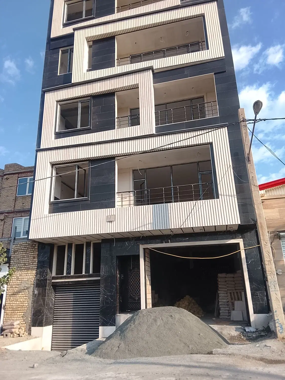 فروش طبقه دوم ۱۵۰متری