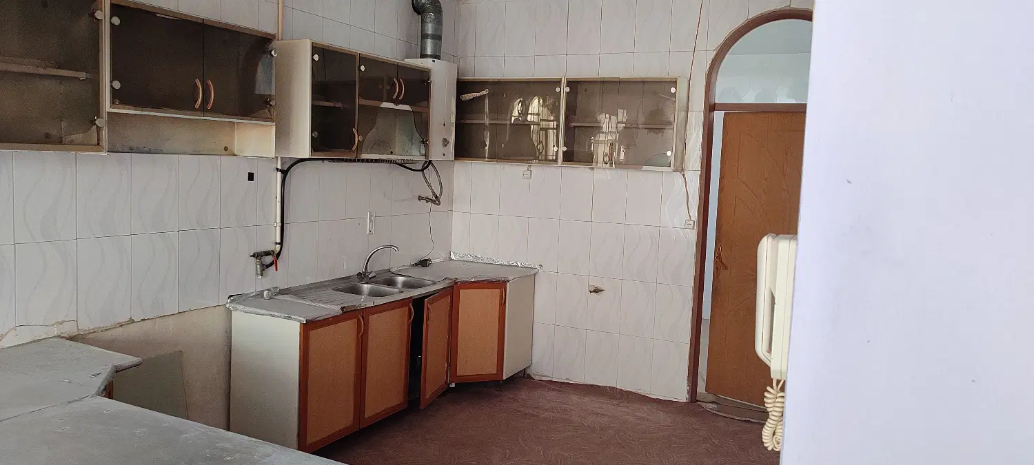 فروش منزل دو طبقه،دم نبش ،سندار در جلال آباد