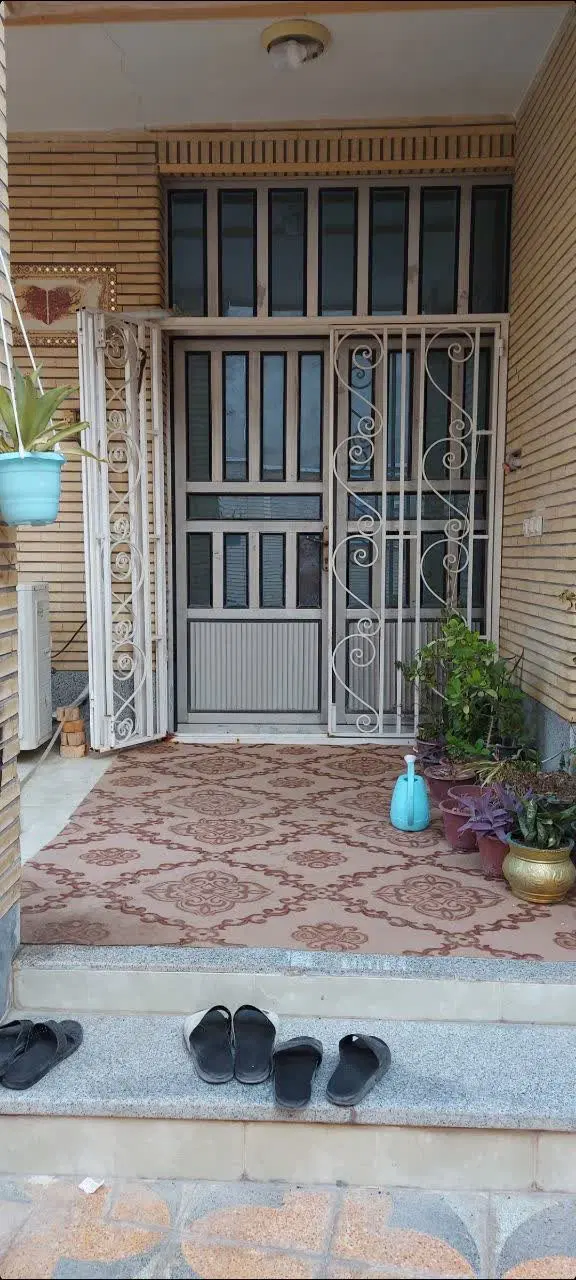آپارتمان همکف حیاط دار