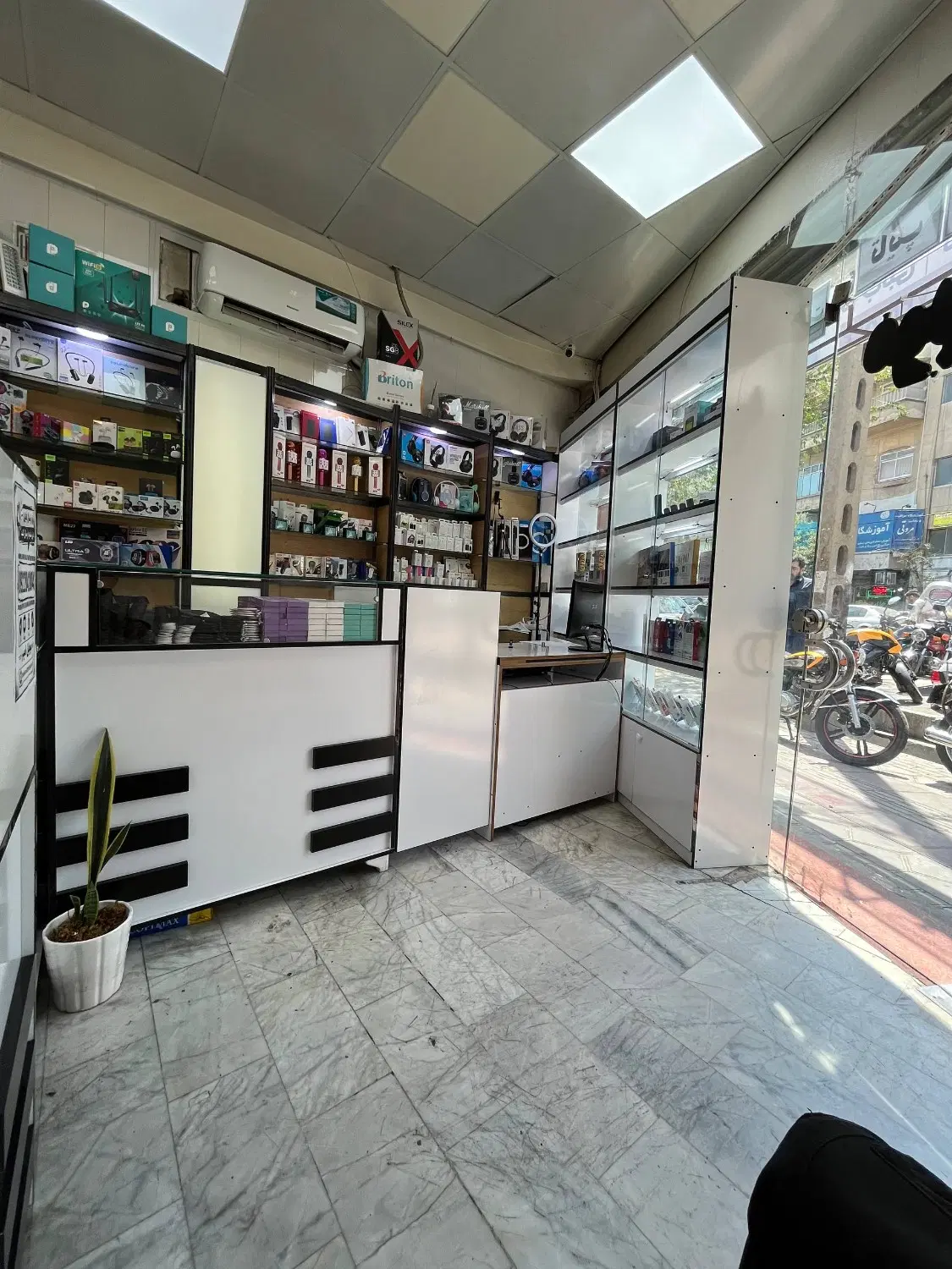 20 متر تجاری بر آذربایجان